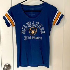 Milwaukee Brewers t-shirt. Size Small.